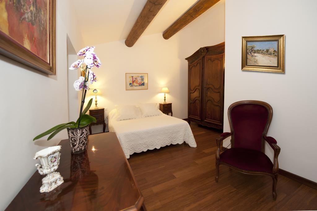 La Maison Du Peintre En Provence Mallemort Rom bilde